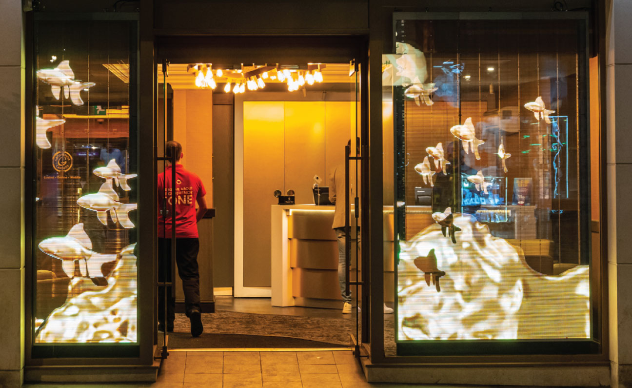How are Transparent LED Displays Revolutionizing Advertising Campaigns？